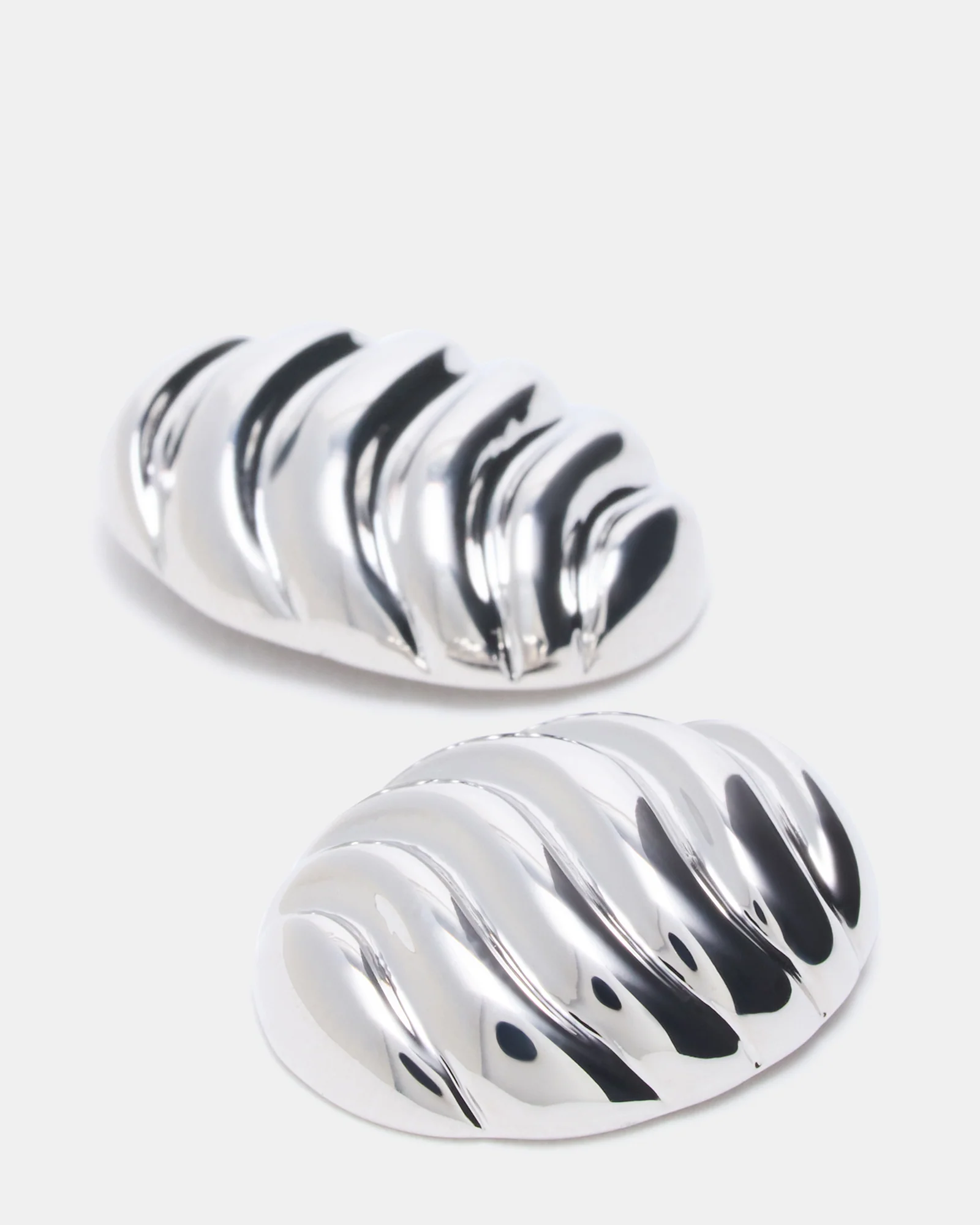 GROOVED CIRCULAR STUD EARRINGS SILVER - Image 2