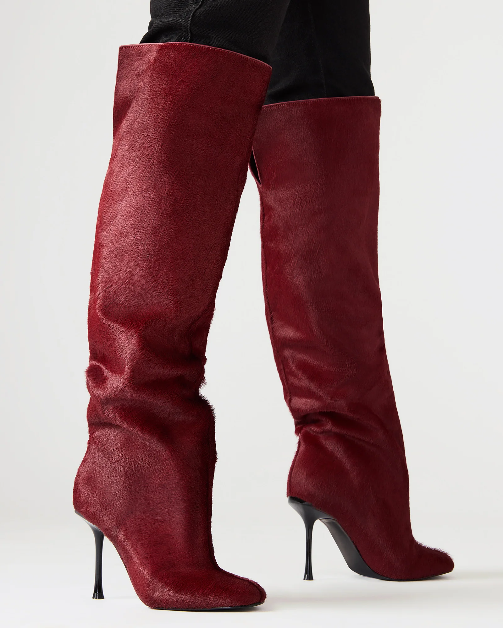 ALLURING RED - Image 2