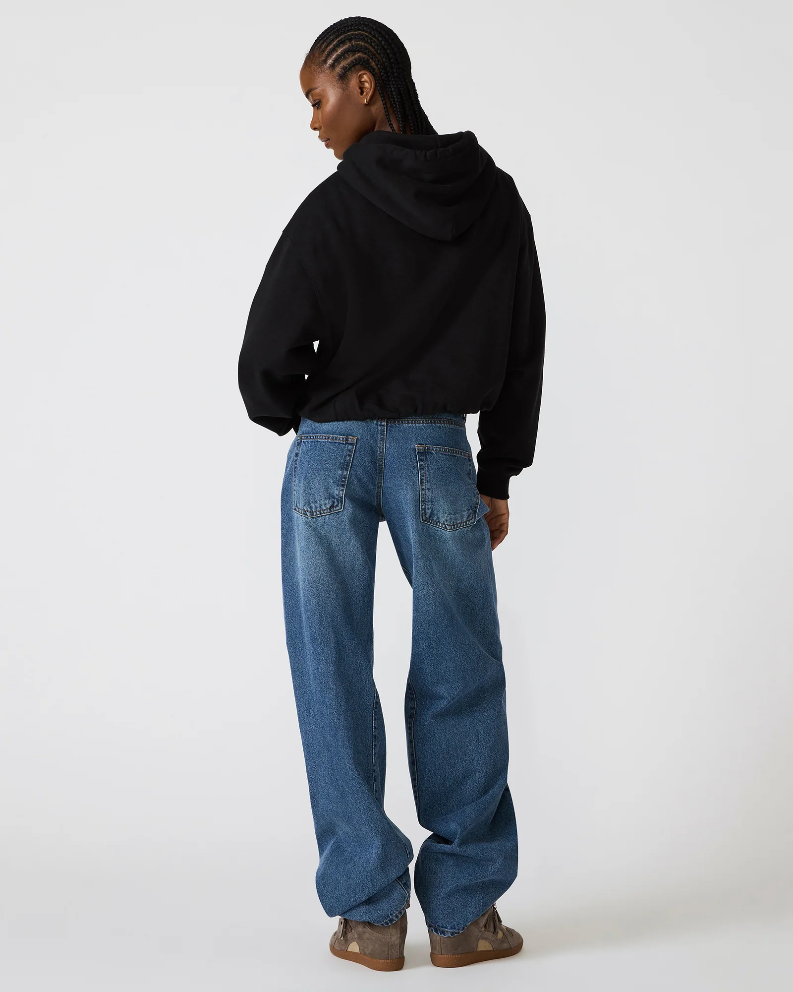 SM LOGO HOODIE BLACK - Image 5