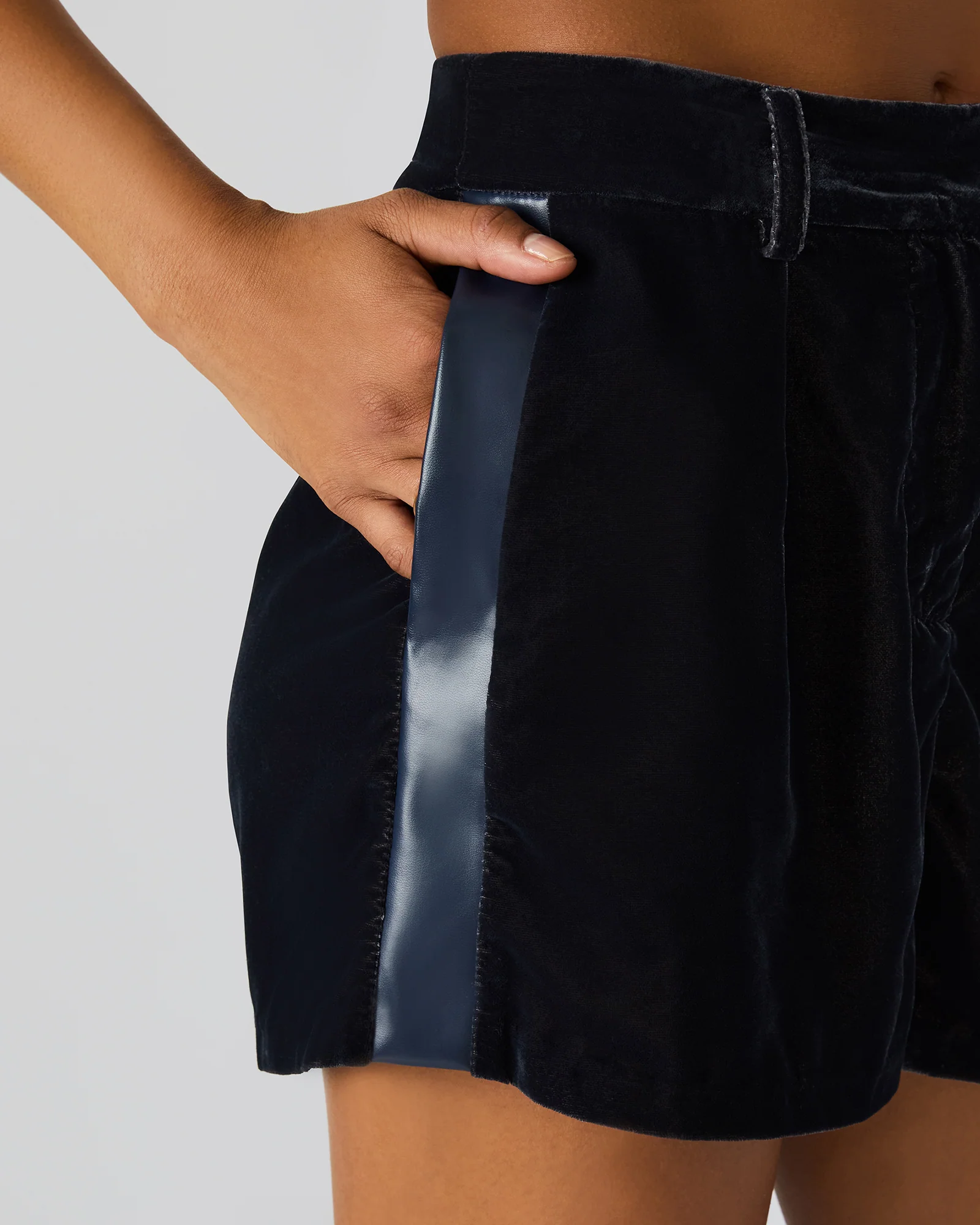 MINNETTA SHORT INDIGO HAZE - Image 5