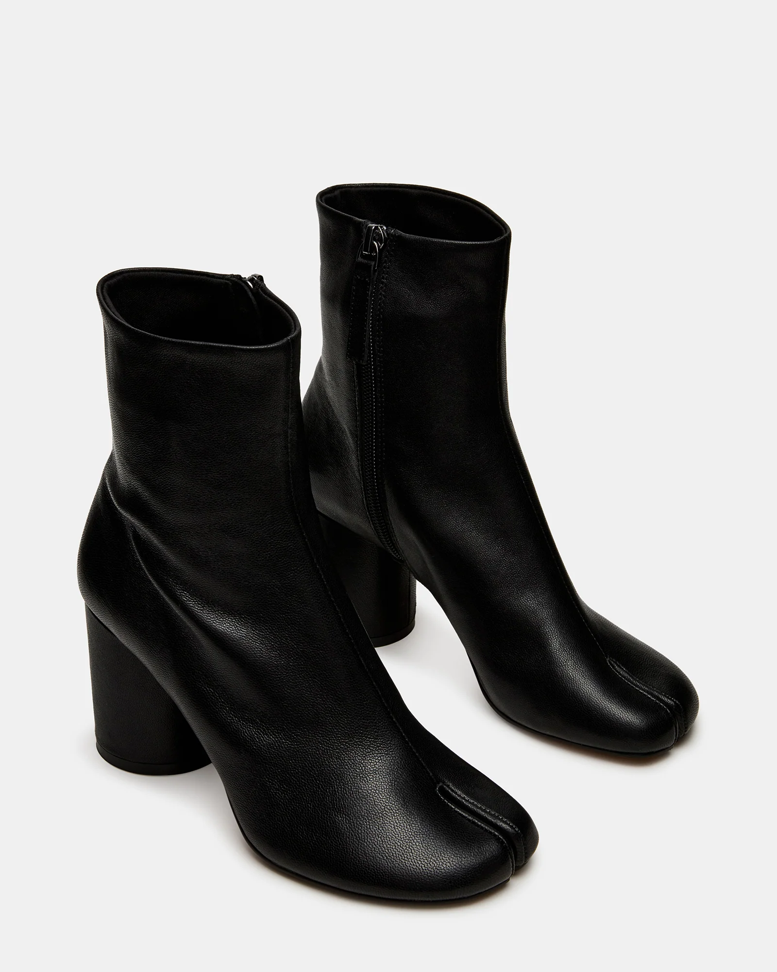 CARO BLACK LEATHER