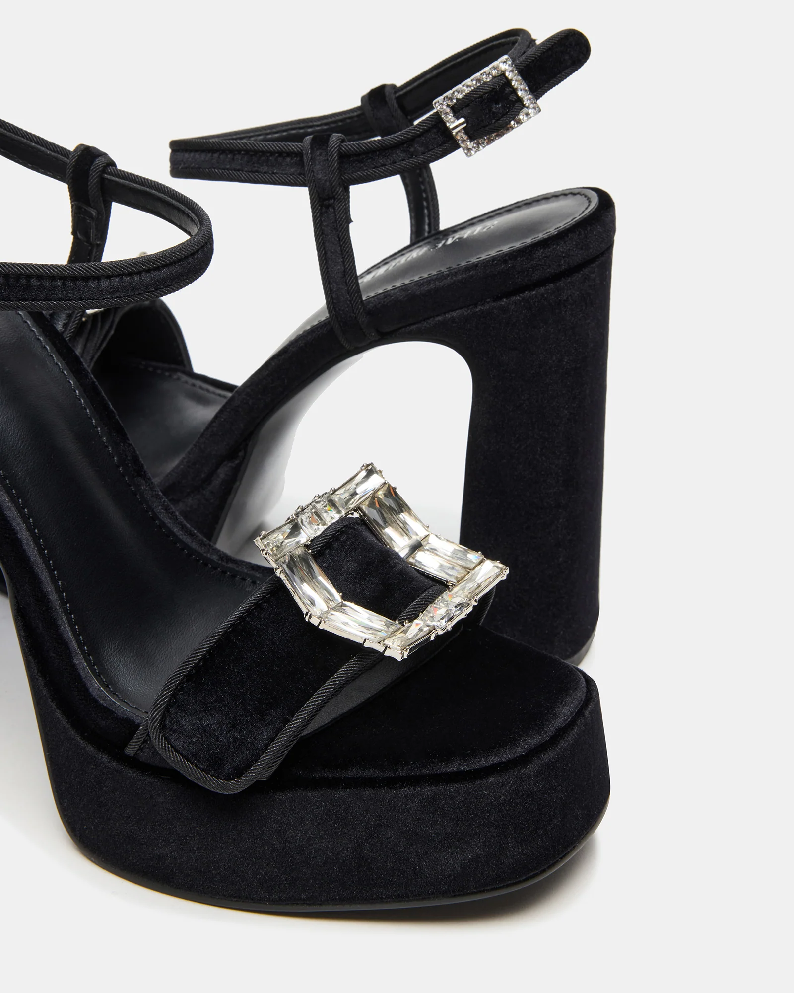 LIANDRA BUCKLE BLACK VELVET - Image 3