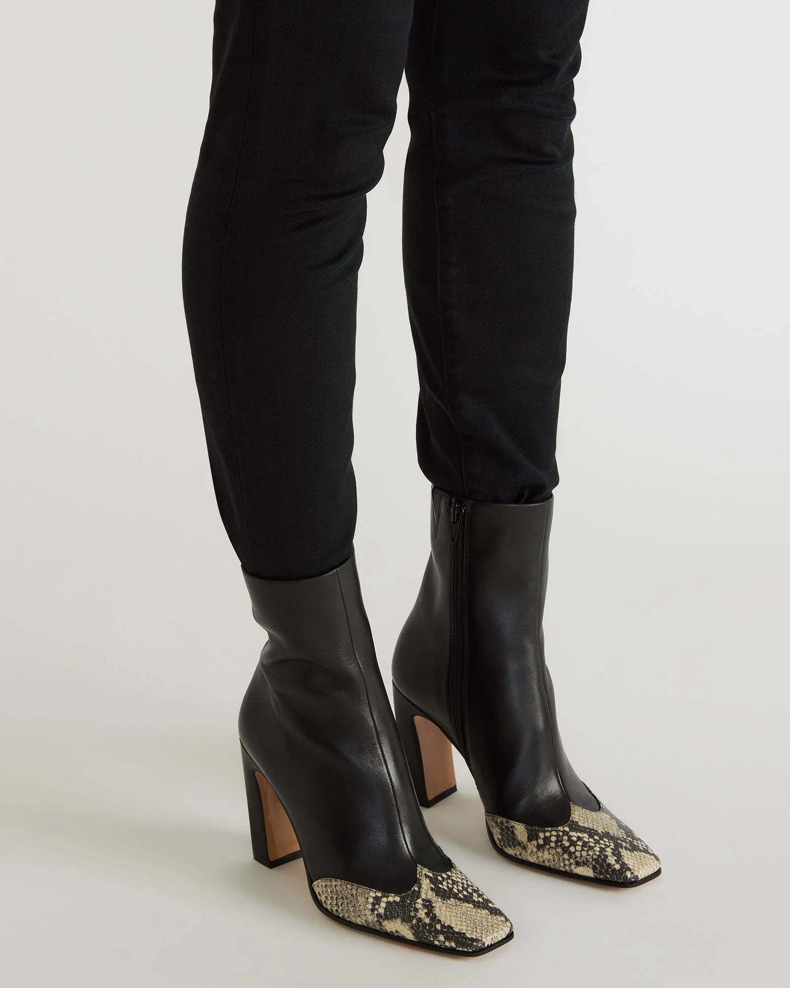 LYLE BLACK LEATHER WITH SNAKE - Image 2