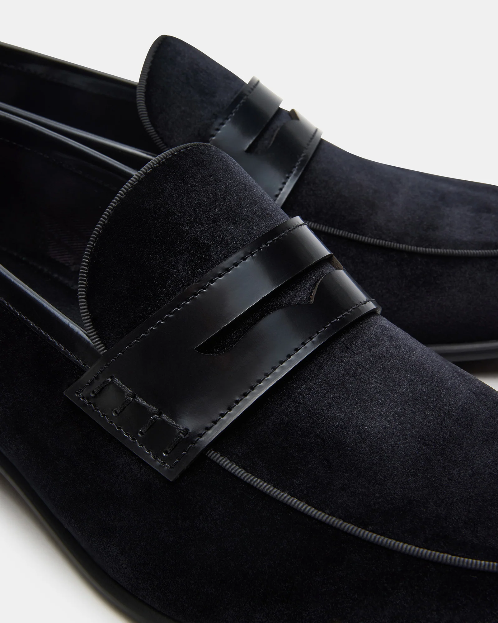 YARDLY BLACK VELVET - Image 3